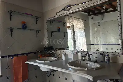 Casale in vendita, Strada di  Barigiano, Sovicille