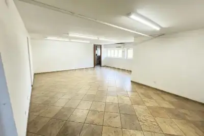 Negozio in vendita, Via Casazza, Brescia