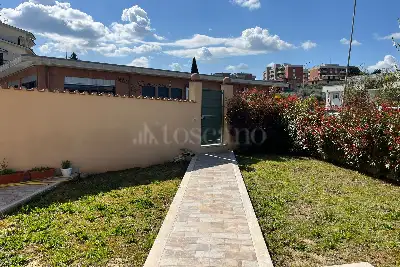 Villa Plurifamiliare in vendita, Via Dora Baltea, Mentana