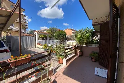 Casa in vendita, Via Mombaruzzo, Roma