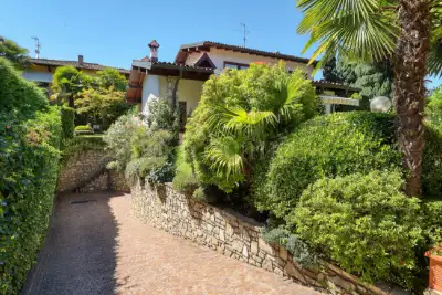 Villa in vendita, Via Marconi, Lavena Ponte Tresa