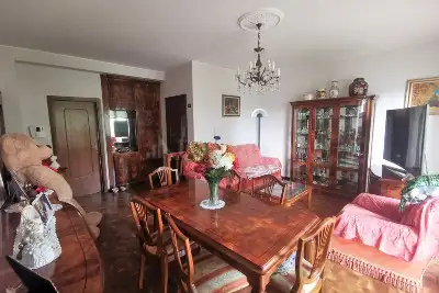 Casa in vendita, Via Noseda, San Fermo della Battaglia