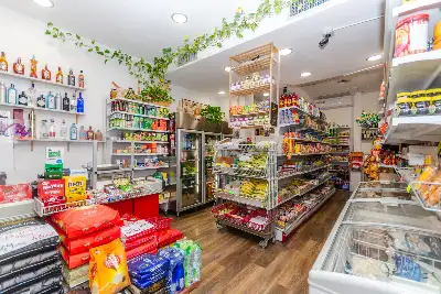 Negozio in vendita, Via Parmigianino, Milano