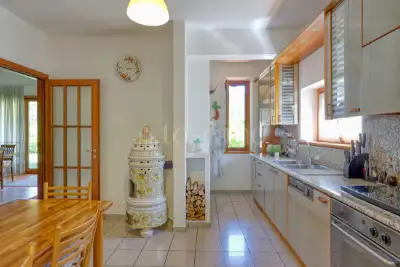 Villa in vendita, Via Marconi, Lavena Ponte Tresa