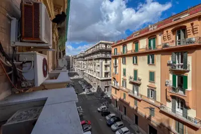 Casa in vendita, Via Santa Lucia, Napoli