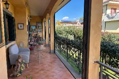 Villa in vendita, Via Lavarone, Roma