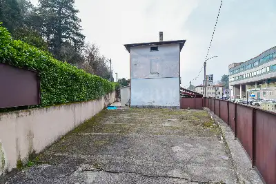 Negozio in vendita, Via Oltrecolle, Lipomo