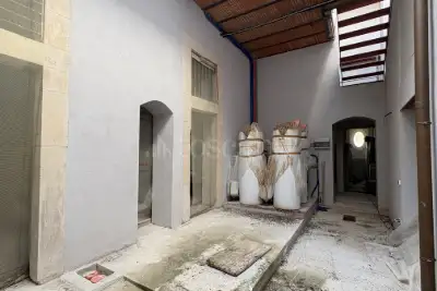 Palazzo in vendita, Via Caltanissetta, Siracusa