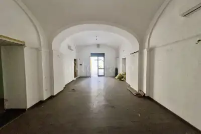 Negozio in affitto, Via Giuseppe Verdi, Caserta