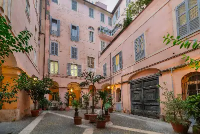 Casa in vendita, Piazza dei Santi Apostoli, Roma