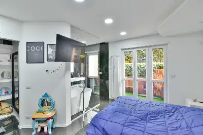 Casa in vendita, Via Salvatore Quasimodo, Como