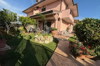 Villa Plurifamiliare in vendita, via del Razionalismo, Sabaudia