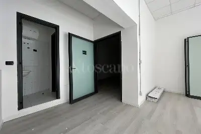 Negozio in vendita, Via Giuseppe Garibaldi, Villa Carcina