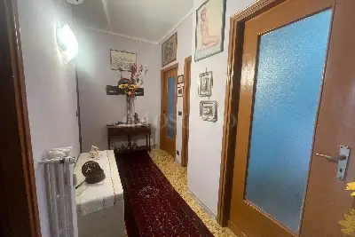 Casa in vendita, Via Adamello, Torino