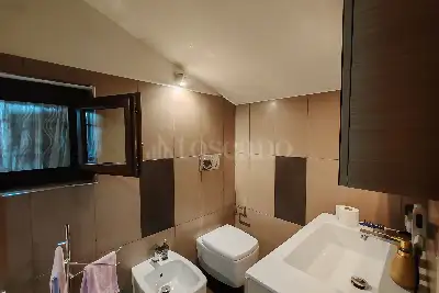 Villino a Schiera in vendita, Via Giulio Venzi, Roma