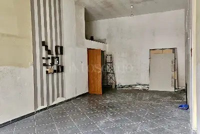Negozio in affitto, Via Francesco Tedesco, Avellino