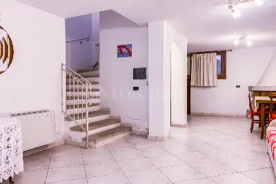 Villino a Schiera in vendita, Via Parigi, Olbia