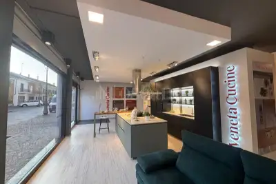 Negozio in vendita, Via Ginetta Caccianotti, Biandrate