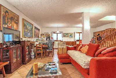 Villa in vendita, Via Ferruccio Pellini, Marchirolo