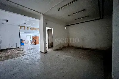 Magazzino in vendita, Via Luigi Siciliani, Roma