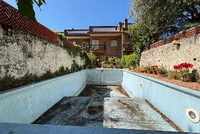 Villino a Schiera in vendita, Via Ernesto Basile, Roma