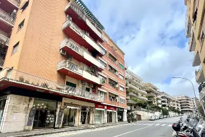 Negozio in vendita, Via Ugo de Carolis, Roma
