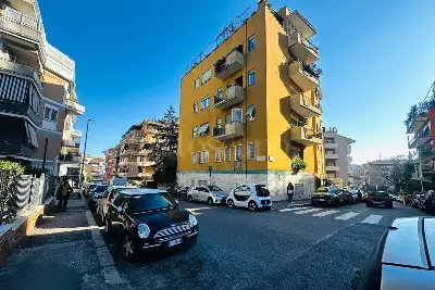 Negozio in vendita, Via dei Savorelli, Roma