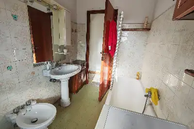 Casa in vendita, Via Vincenzo Tomassini, Roma