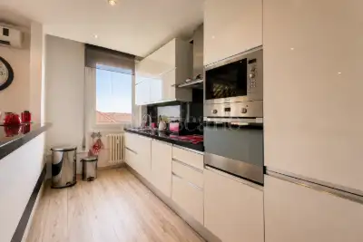 Casa in vendita, Piazza Luigi Einaudi, Desenzano del Garda