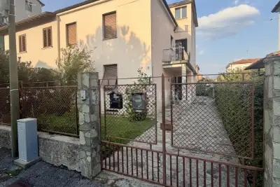 Villa Bifamiliare in vendita, Via dei Maggini, Brescia