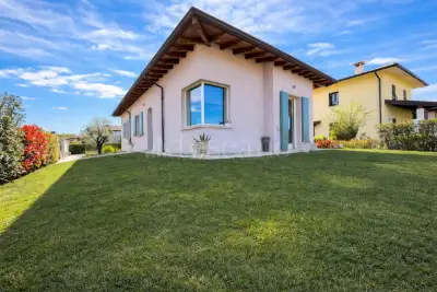 Villa in vendita, Via Valle Scura, Castiglione delle Stiviere