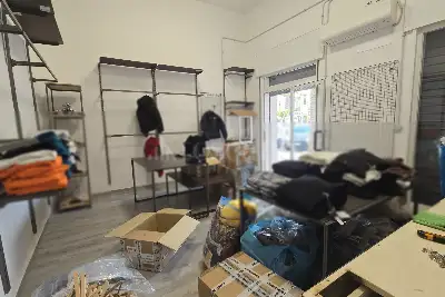 Negozio in vendita, Piazza Alfonso Capecelatro, Roma