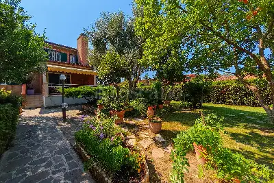 Villa in vendita, Via Antifonte di Ramnunte, Roma