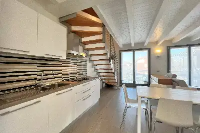 Casa in vendita, Lungolago Giuseppe Garibaldi, Peschiera del Garda