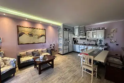 Villino a Schiera in vendita, Via Bedollo, Roma