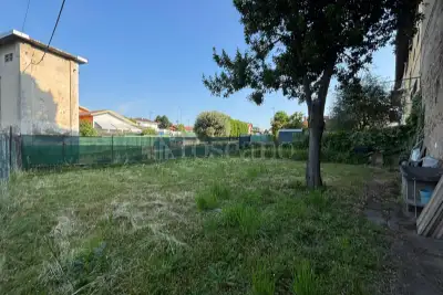 Magazzino in vendita, Via San Giorgio, Fenegrò