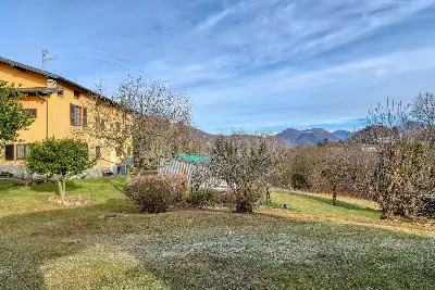 Casa Indipendente in vendita, Via Della Repubblica, Bisuschio