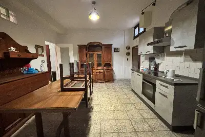 Casa in vendita, Via Varsavia, Pomezia