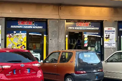Negozio in vendita, Via dei Frassini, Roma