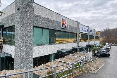 Magazzino in vendita, Via Pradaccio, Cadegliano-Viconago