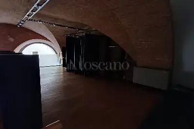 Negozio in affitto, via camollia, Siena