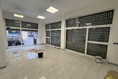 Negozio in affitto, Via Tenente Nino Antelmi, Ostuni