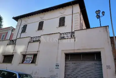 Negozio in affitto, Via Casalmonferrato, Roma