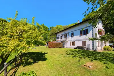 Casa Indipendente in vendita, Via Provinciale, Marchirolo