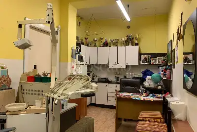 Laboratorio in vendita, Via Curio Dentato, Milano