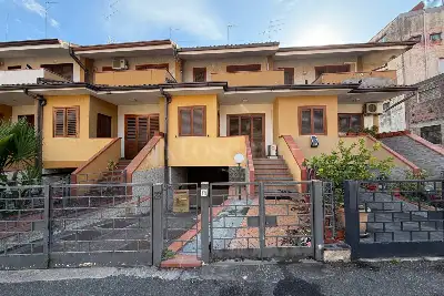 Villino a Schiera in vendita, Via della Regione, San Giovanni la Punta