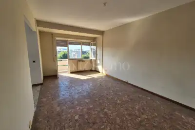 Casa in vendita, Via Valtravaglia, Roma