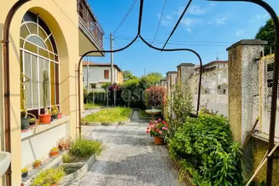 Villa Bifamiliare in vendita, Quartiere I Maggio, Brescia