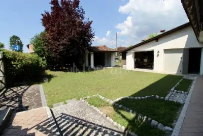 Casa Indipendente in vendita, Via Gioacchino Rossini, Fontanafredda