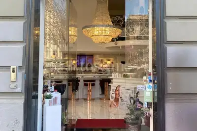 Negozio in affitto, Piazza Cola di Rienzo, Roma